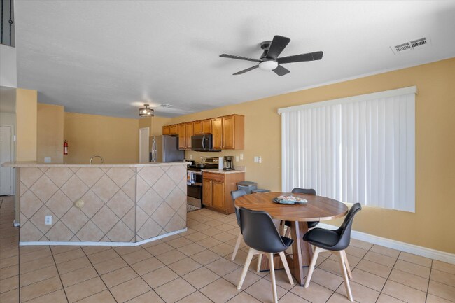 Foto del edificio - 7315 W Cordes Rd