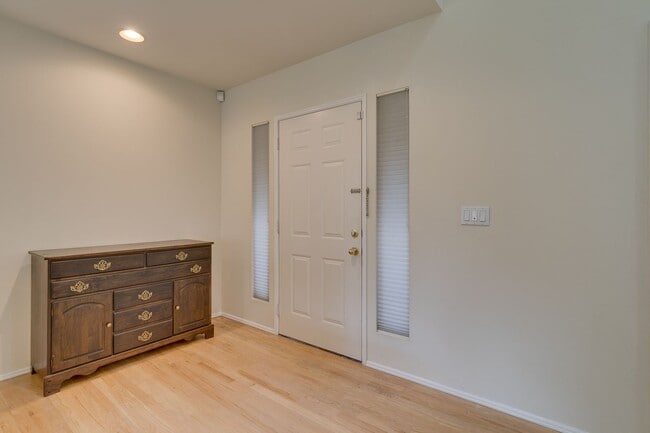 Building Photo - KLAHANIE Rental Home Available in August!