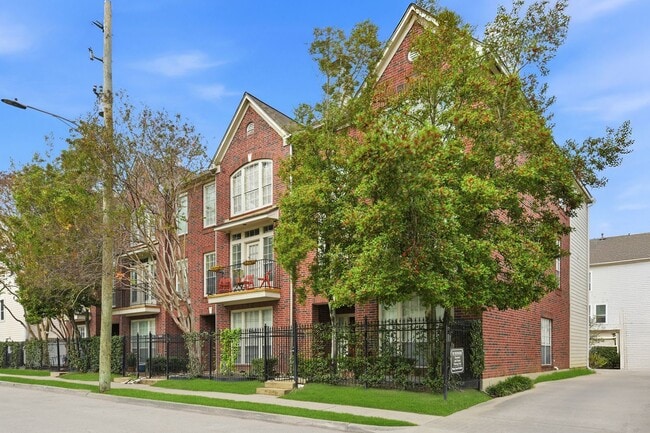 Photo - Charming Corner Townhouse in the Heart of Midtown