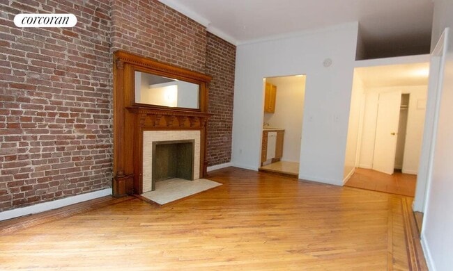 Building Photo - 310 W 89th St