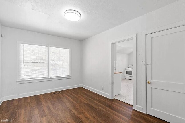 Building Photo - 3 br, 1 bath House - 3345 Pinewood Ave