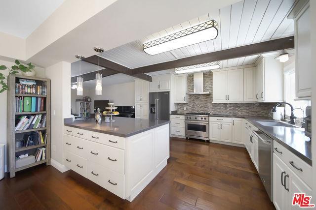 Foto del edificio - 2260 Los Amigos St