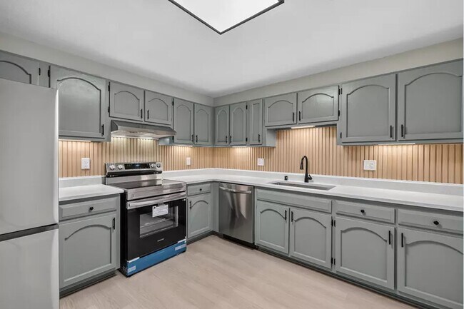 Foto del edificio - 2101 Chateau Ct