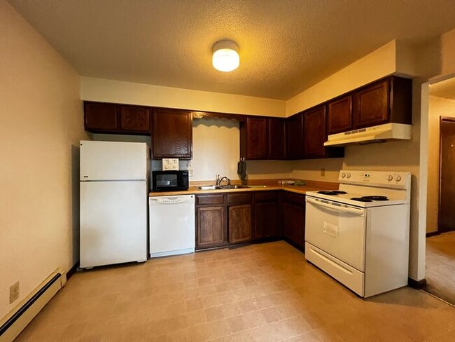 Building Photo - $1,025 | 2 Bedroom, 1 Bathroom Apartment |...