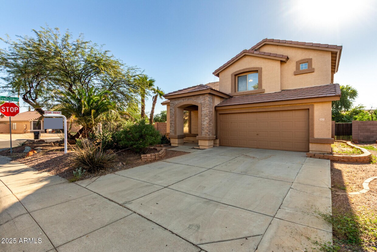 Foto principal - 10479 W Emerald Ln