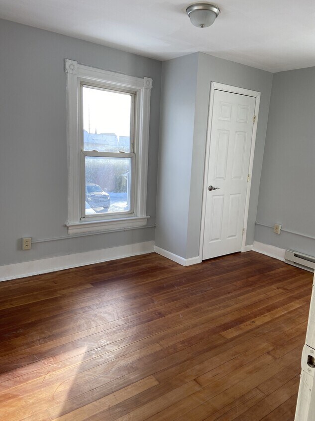 63 Sailly Ave Unit 201