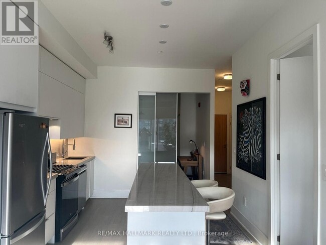 Building Photo - 495 Logan Ave