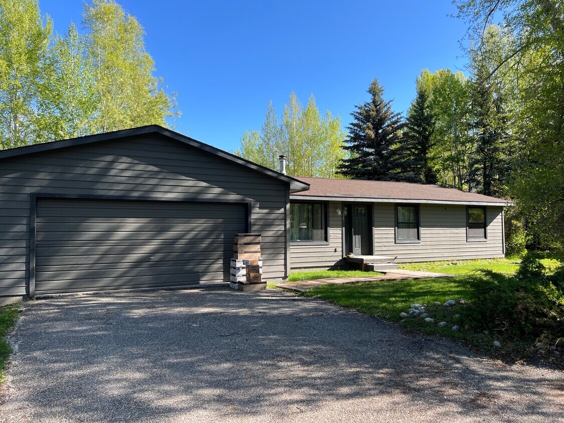 Foto principal - 2063 Corner Creek Ln