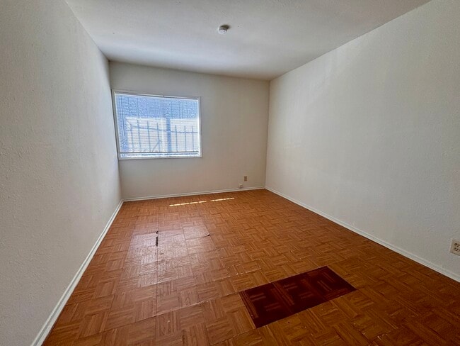 Foto del edificio - 8522 MacArthur Blvd