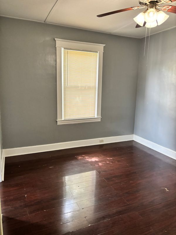 Building Photo - 2920 Overland Ave