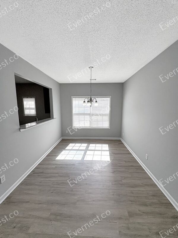 Foto del edificio - 8652 Thomas Ln