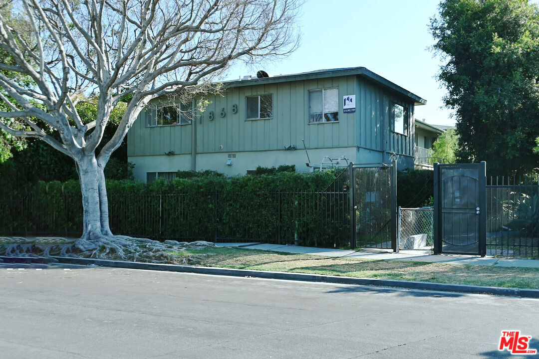 Building Photo - 1868 10th St