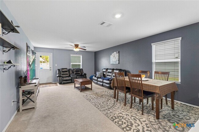 Foto del edificio - 12 Trinity Cir