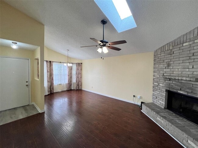 Foto del edificio - 16202 Edgerly Ct
