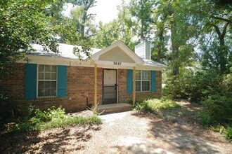 Building Photo - 3027 Oak Hammock Ln