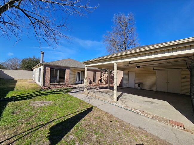 Building Photo - 8319 Wind Veil Dr