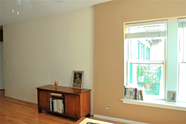 Building Photo - 4945 N St Louis Ave