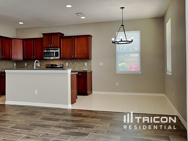 Foto del edificio - 1109 Lauren Manor Loop Ruskin FL