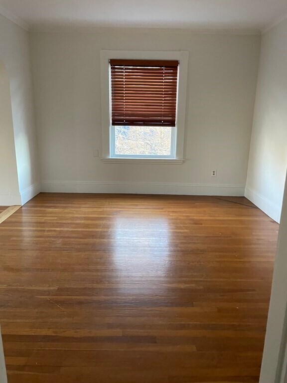 Building Photo - 39 Thorndike St