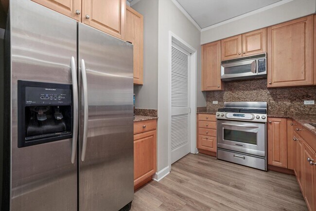 Foto del edificio - 420 E Waterside Dr