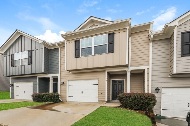 Building Photo - 404 Highwood Ln