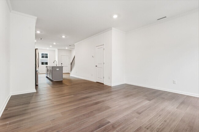 Foto del edificio - **APPLICATION PENDING**  New Build Just Minutes to North Hills & Downtown!