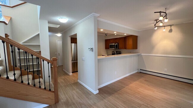 Foto del edificio - Lovely 2 Bedroom Townhouse Condo W/Garage - Corner Lot - Call Today!