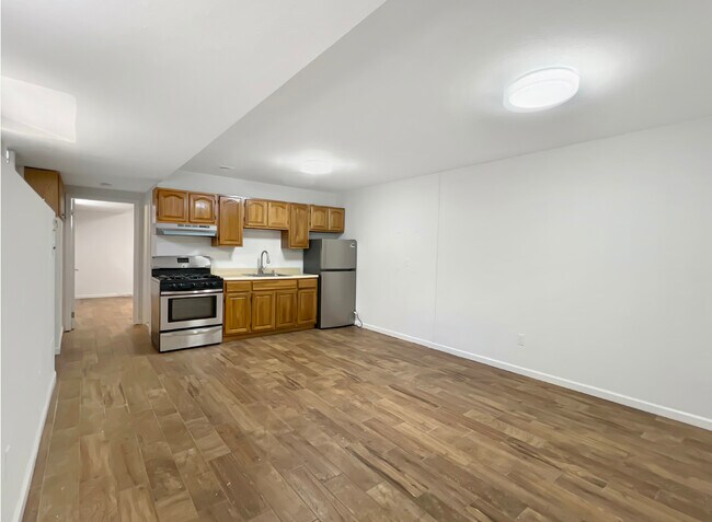 Foto del edificio - 32 Kelly Blvd