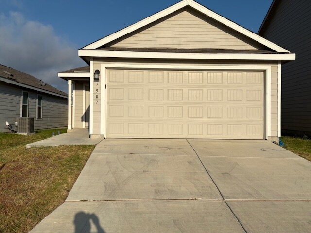 Building Photo - Medina Landing With Full Solar Power and Z...