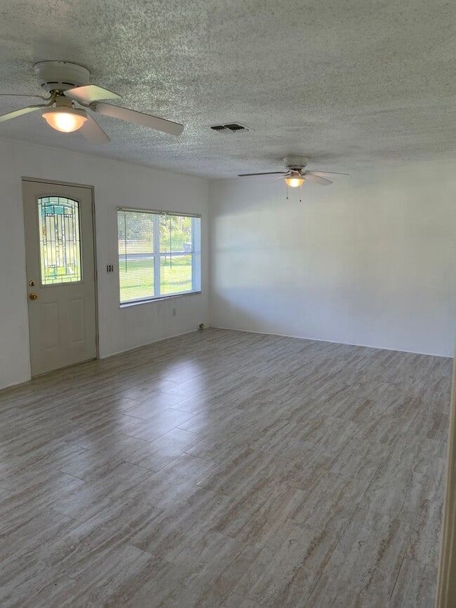 Foto del edificio - 2326 W Patterson St