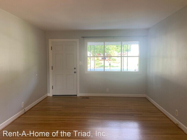 Foto del edificio - 3 br, 1 bath House - 2110 Maple Street
