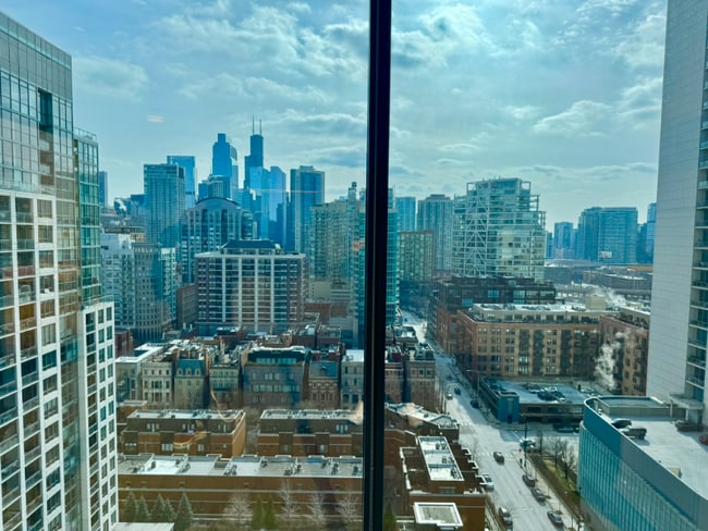 Foto del edificio - 460 W Chicago Ave