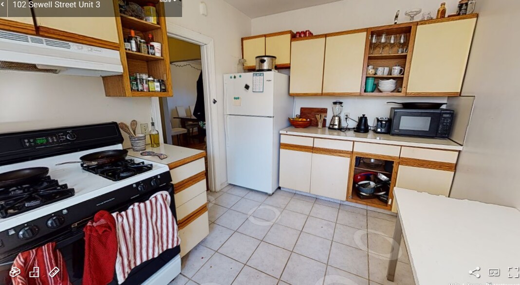 102 Sewall Ave Unit 3, Brookline, MA 02446 Condo for Rent in