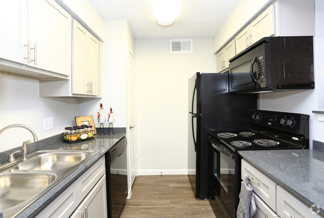 1BR-1BA 667sf Kitchen - The Ranch At Midland