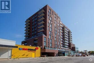 Building Photo - 185-1185 Alberta Ave