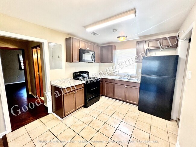 Building Photo - Quaint Ranch in the heart of Augusta!
