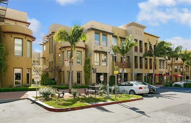Primary Photo - 27 Vantis Dr
