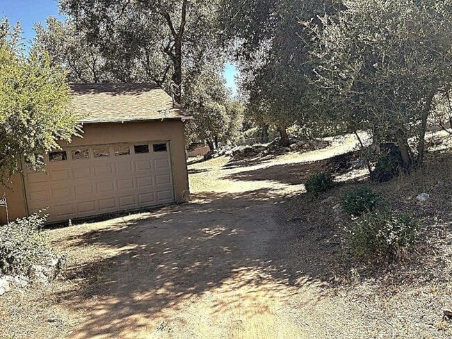 Foto del edificio - 29012 Oak Ln
