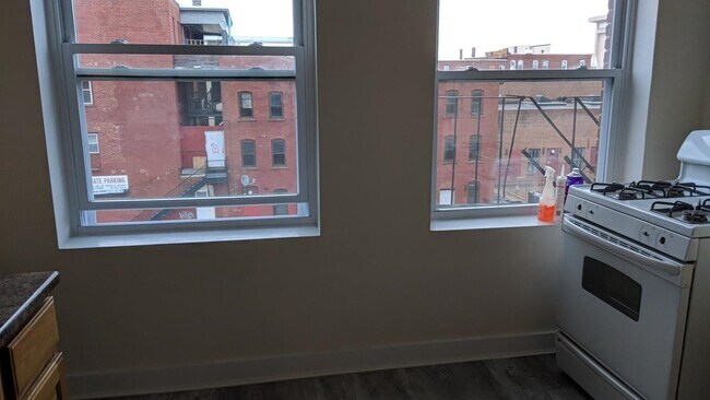 Foto del edificio - 819 Elm St