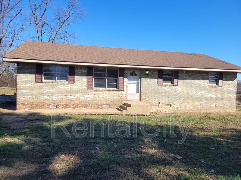 1952 Jones Rd, Dyersburg, TN 38024 House Rental in Dyersburg, TN