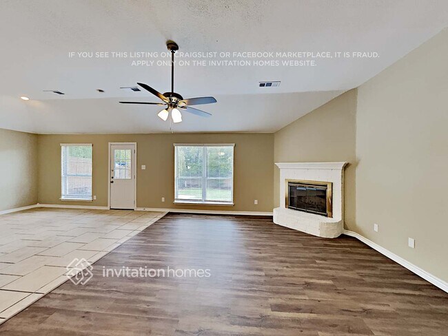 Foto del edificio - 819 W Lonesome Dove Trail