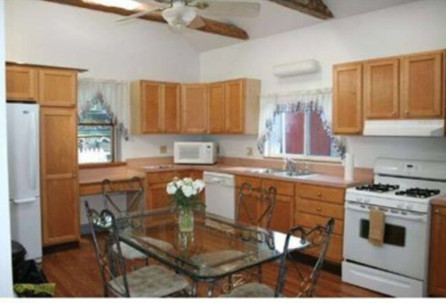 Building Photo - 122 Garris Rd