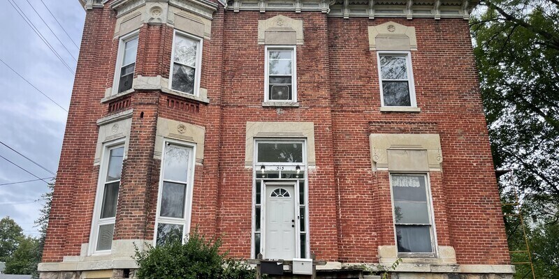 Foto principal - 313 E Lincoln Avenue