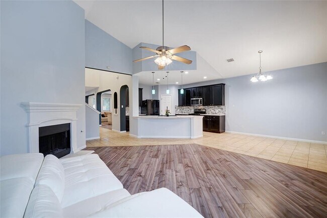 Building Photo - 14501 Broadwinged Hawk Dr