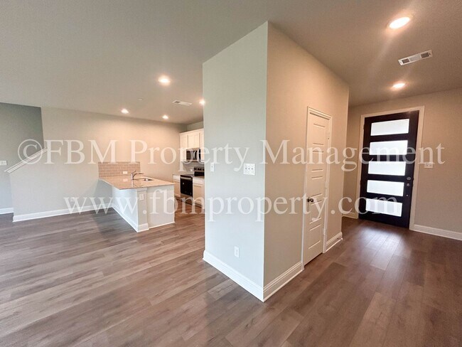 Building Photo - 2133 Layla Dr