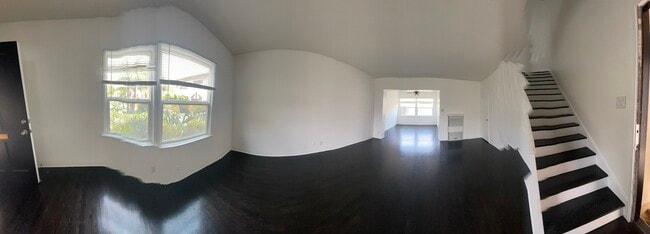 Building Photo - 2106 Delaware Ave