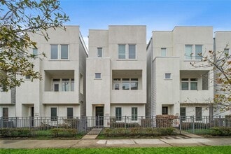 Building Photo - 128 Pierce St