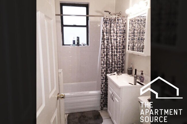 Foto del edificio - 724 W Roscoe St