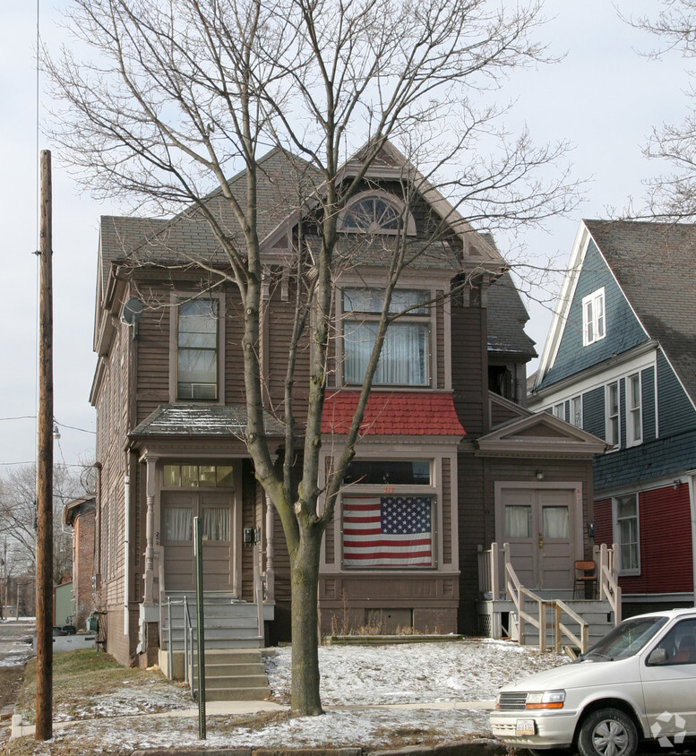 Foto del edificio - Elm Street Apartments