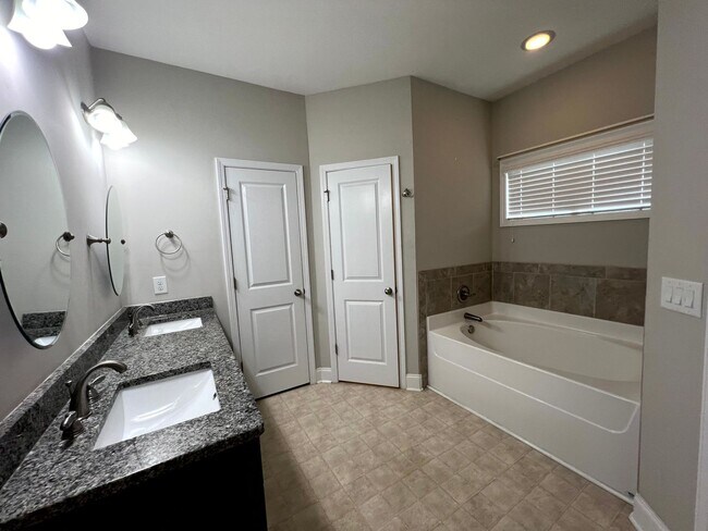 Foto del edificio - 198 Meherrin Lp